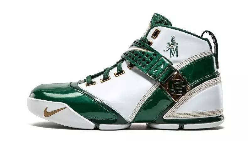 近年复刻的詹姆斯球鞋,詹姆斯的最新的球鞋