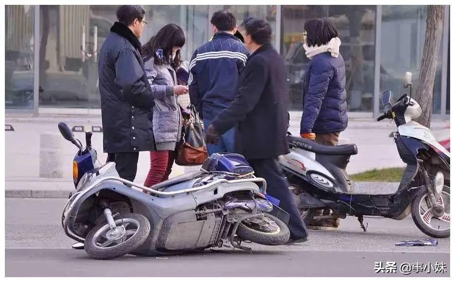 永清一车主轧了孩子的脚......直接跑了?