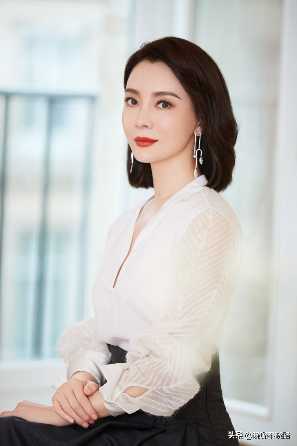 40岁女人适合戴什么首饰,女人过了40岁不要戴的首饰