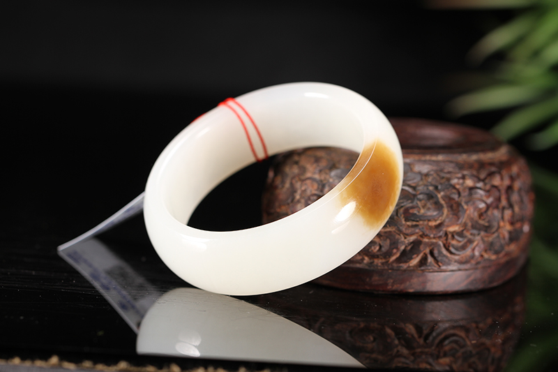 祖传玉镯被摔碎后续,玉镯裂了白金修复图片