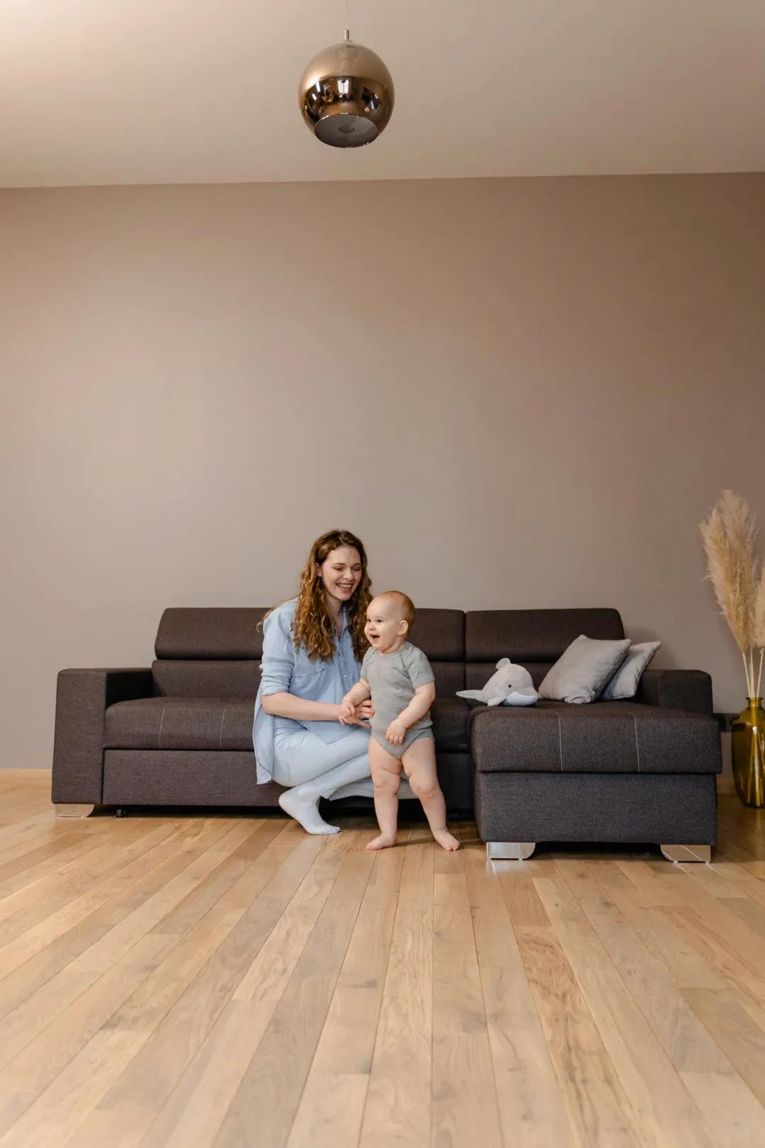 木地板松动踩有声音怎么处理,木地板踩上去有声音