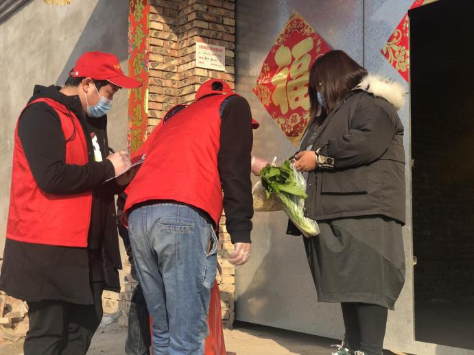 党旗飘扬在抗击疫情的一线,党旗在抗疫一线飘扬