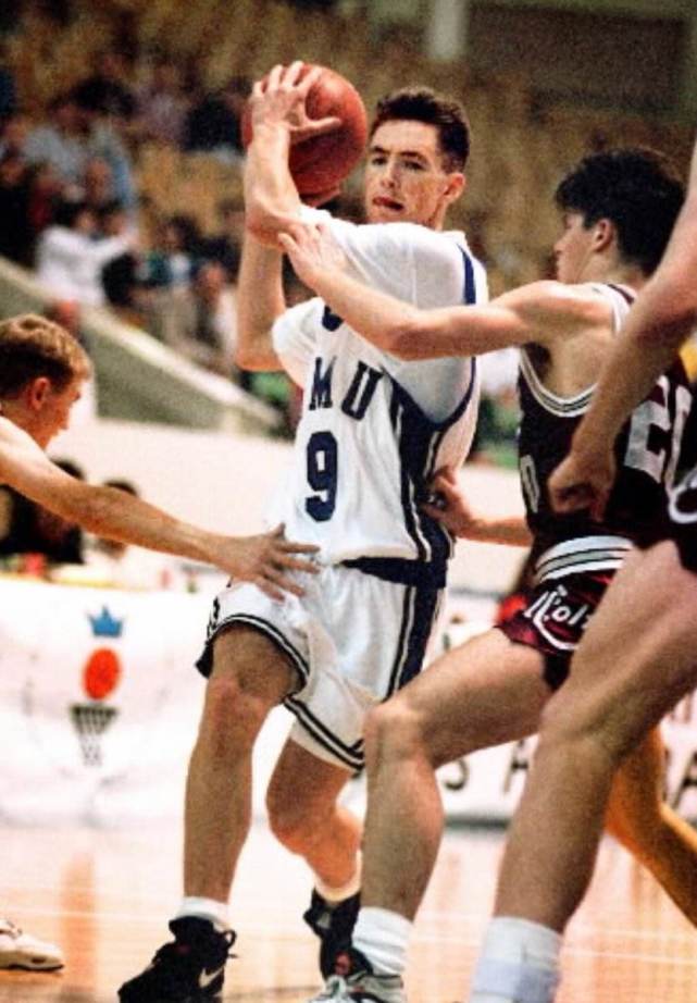 纳什为什么能抢走科比mvp,经典回顾纳什与科比mvp之间的对决