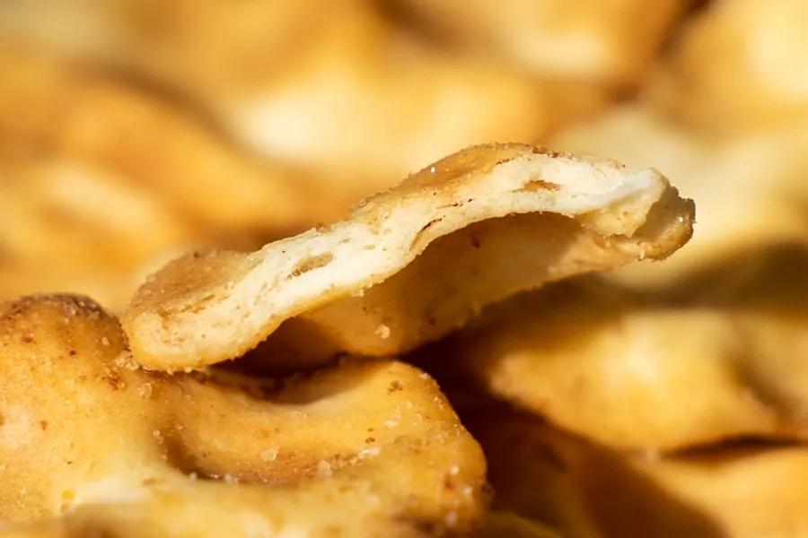 在李佳琪直播间买零食，是个划算的选择吗？