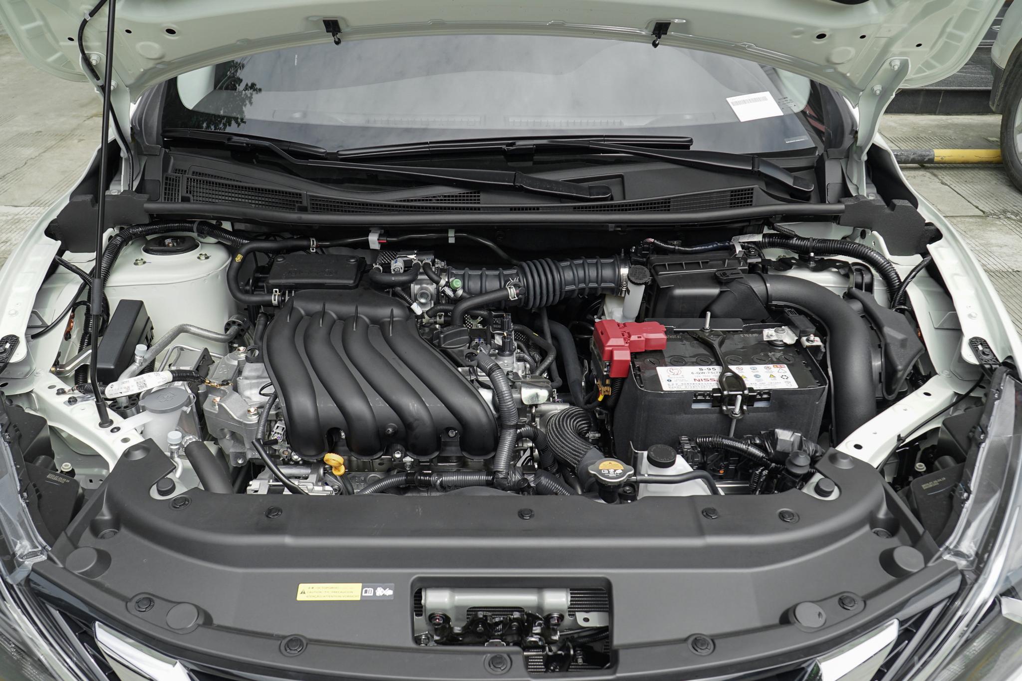 日产轩逸2018款1.6经典舒适版白色,试驾日产轩逸2015款自动cvt怎么样