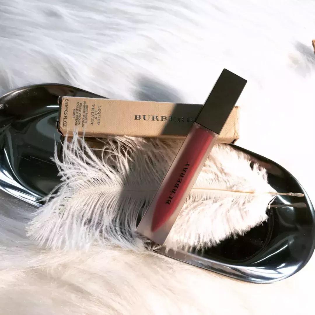 最值得买的巴宝莉,我只花费了2000元就买到了它英文