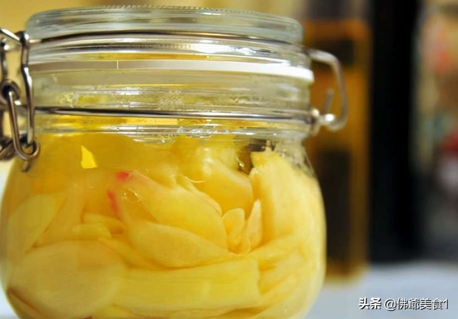 夏天每天早上吃三片姜有什么好处,每天3片醋泡生姜坚持一个月