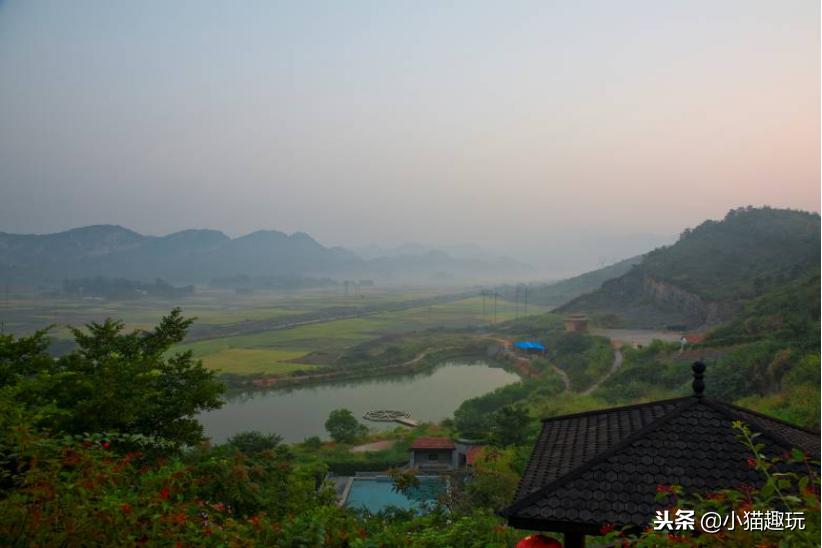全世界最美的溶洞温泉,很美的天然溶洞温泉