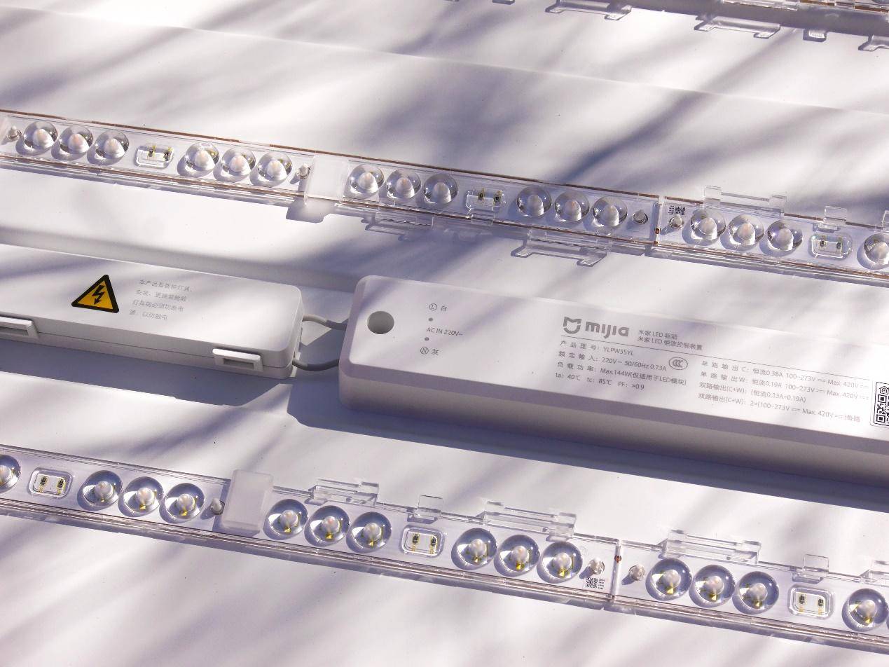 客厅安8个小米智能灯泡,小米筒灯装客厅够亮吗