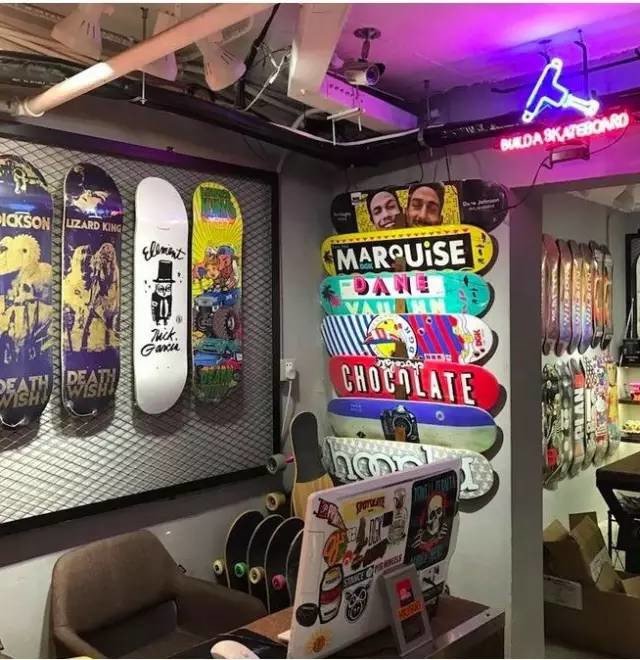 新手入门挑选专业滑板,新手如何选购专业滑板