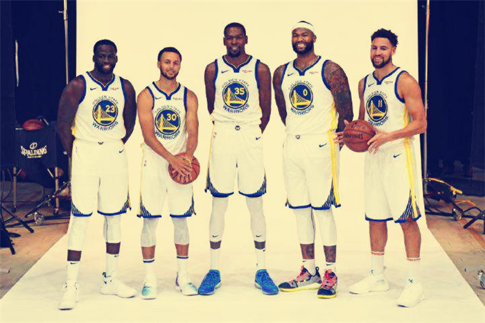 杜兰特捕捉尼克斯球迷,杜兰特怒吼庆祝尼克斯