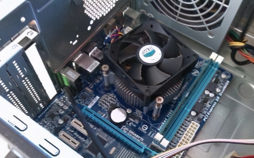 电脑主板坏了怎么换新的,更换电脑主板全过程