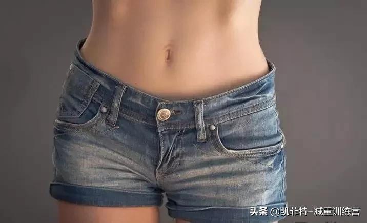 女生练出轻微马甲线体脂率多高,女性体脂率多少能够练出马甲线