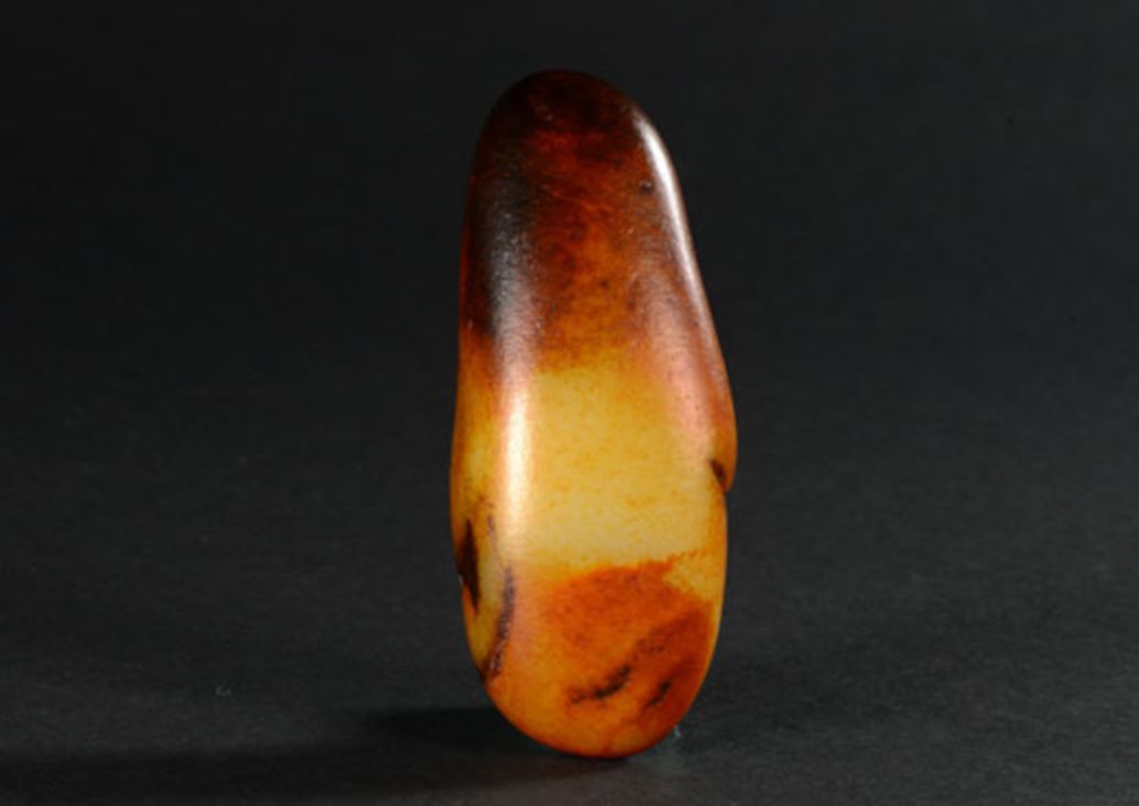 把玩和田玉和玻璃的区别,把玩和田玉生肖