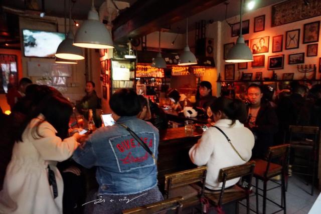 成都最早有哪些著名酒吧,成都最有名酒吧