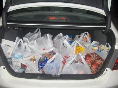 为什么外国人买菜都要抱着纸袋,为什么电视剧买菜都要买芹菜