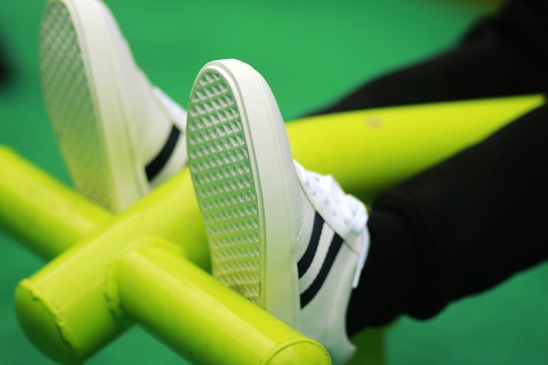 柔软百搭皮面小白鞋,软底软面又能两穿的真皮小白鞋