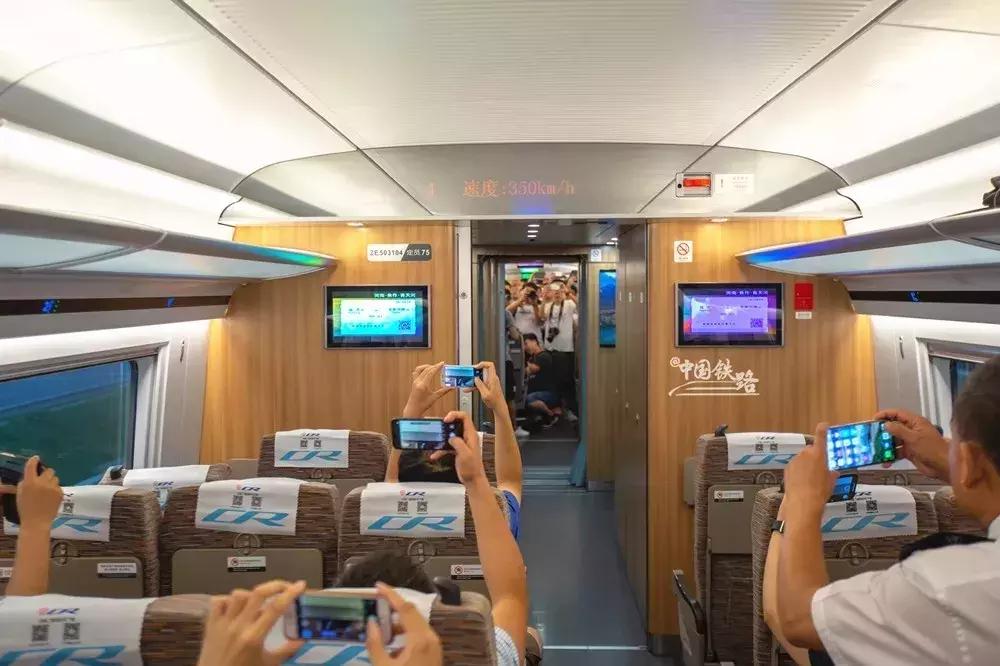 占座预警！复兴号上的神秘小灯为你亮起