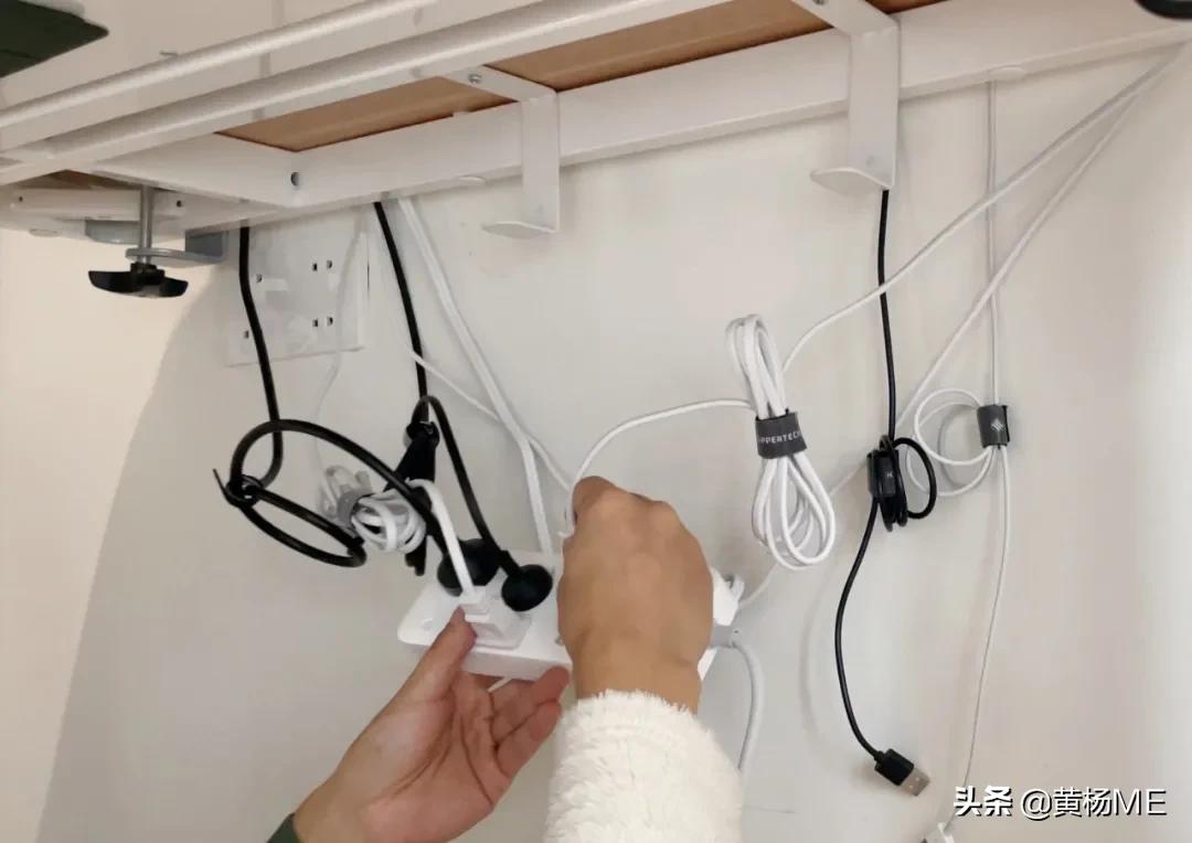 终于把桌面收拾好了,终于把厨房里打扫干净