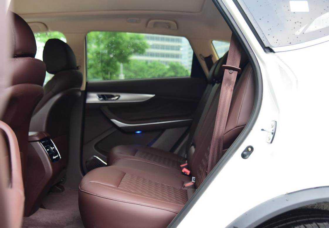 十五万落地尺寸最大动力最好的suv,13万落地2.0t车