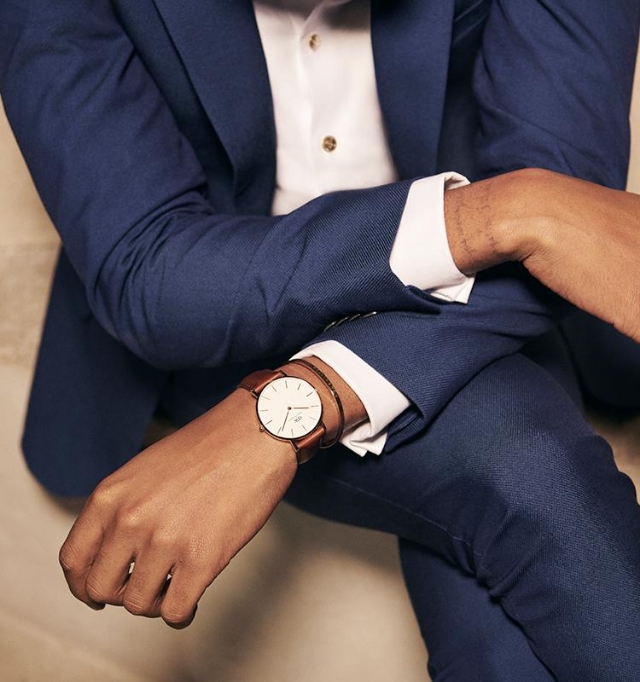 dw品牌是属于哪家公司,dw原装电池是什么品牌