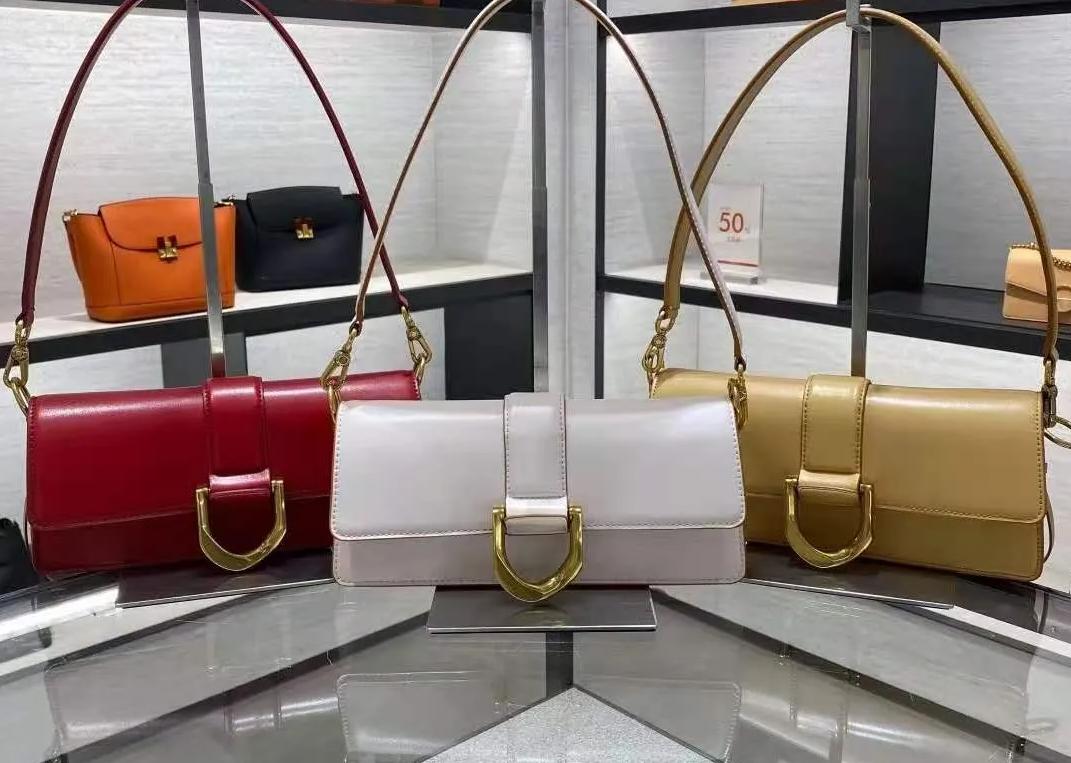 小ck和小mk哪个档次高,小ck和mk哪个好用