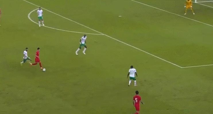 复盘国足2-3沙特，中国足球依然得靠“巴西族”