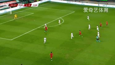 c罗再次上演逆天倒钩,c罗的这一脚倒钩堪称世界杯经典