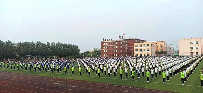 用爱托起明天的太阳—北票市桃园初级中学创建品牌学校纪实