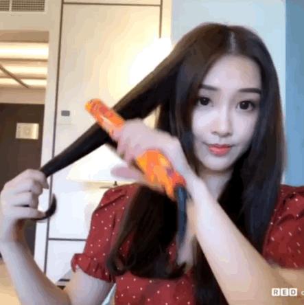 风大如何防止头发被吹乱,怎么防止头发被吹成中分