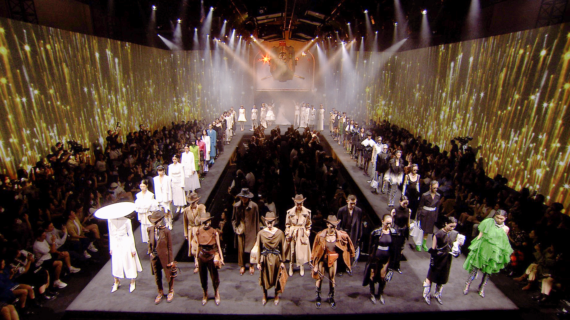 群星亮相盛典,群星亮相时尚红毯