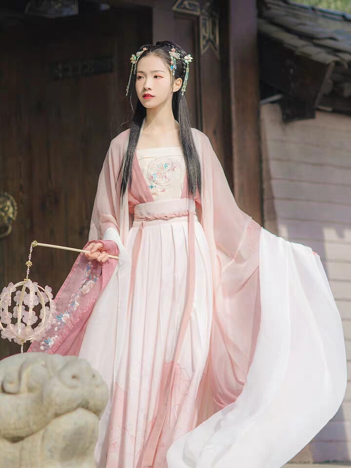 刚入坑汉服冬天怎么买,汉服入门汉服常见的款式有哪些