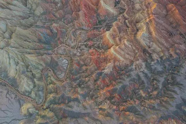 世界上最大规模的丹霞地貌风景区,红石峡奇特的丹霞地貌