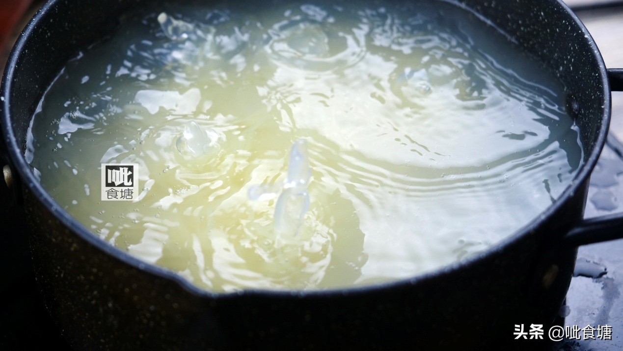 天热了吃点正宗的朝鲜冷面,夏季吃朝鲜冷面