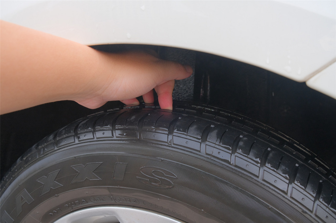 5年才跑了9000公里的车可以买吗,5年左右的福克斯值多少钱