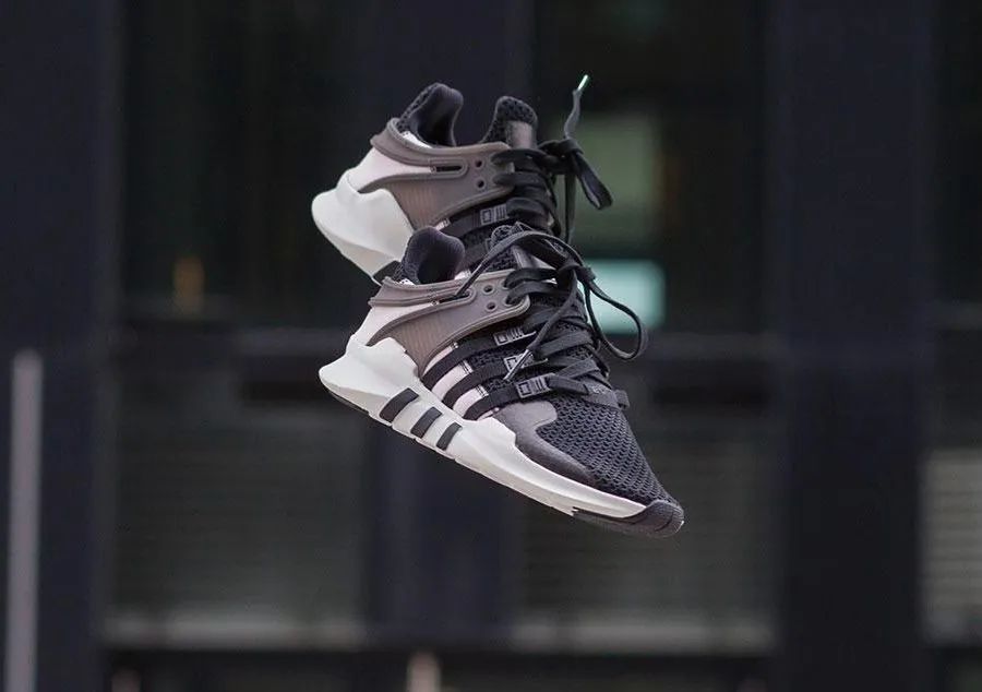 阿迪达斯ozweego鞋带系法,阿迪达斯forum怎么系鞋带