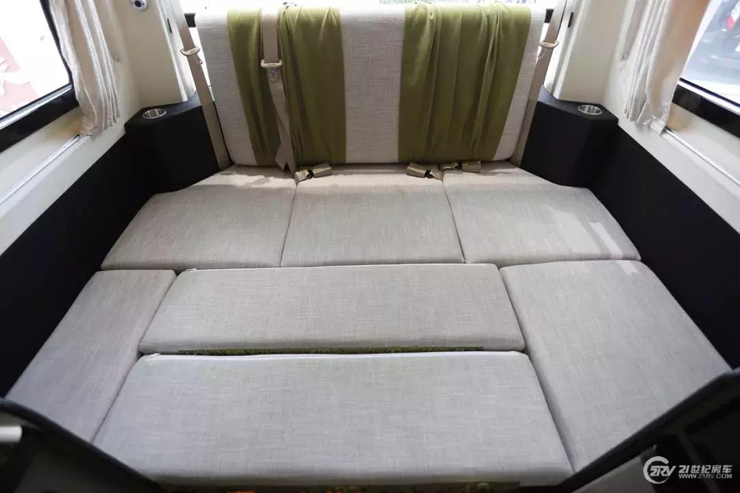 36.98万的轻卡房车,最新款2.5米湖光自动挡房车