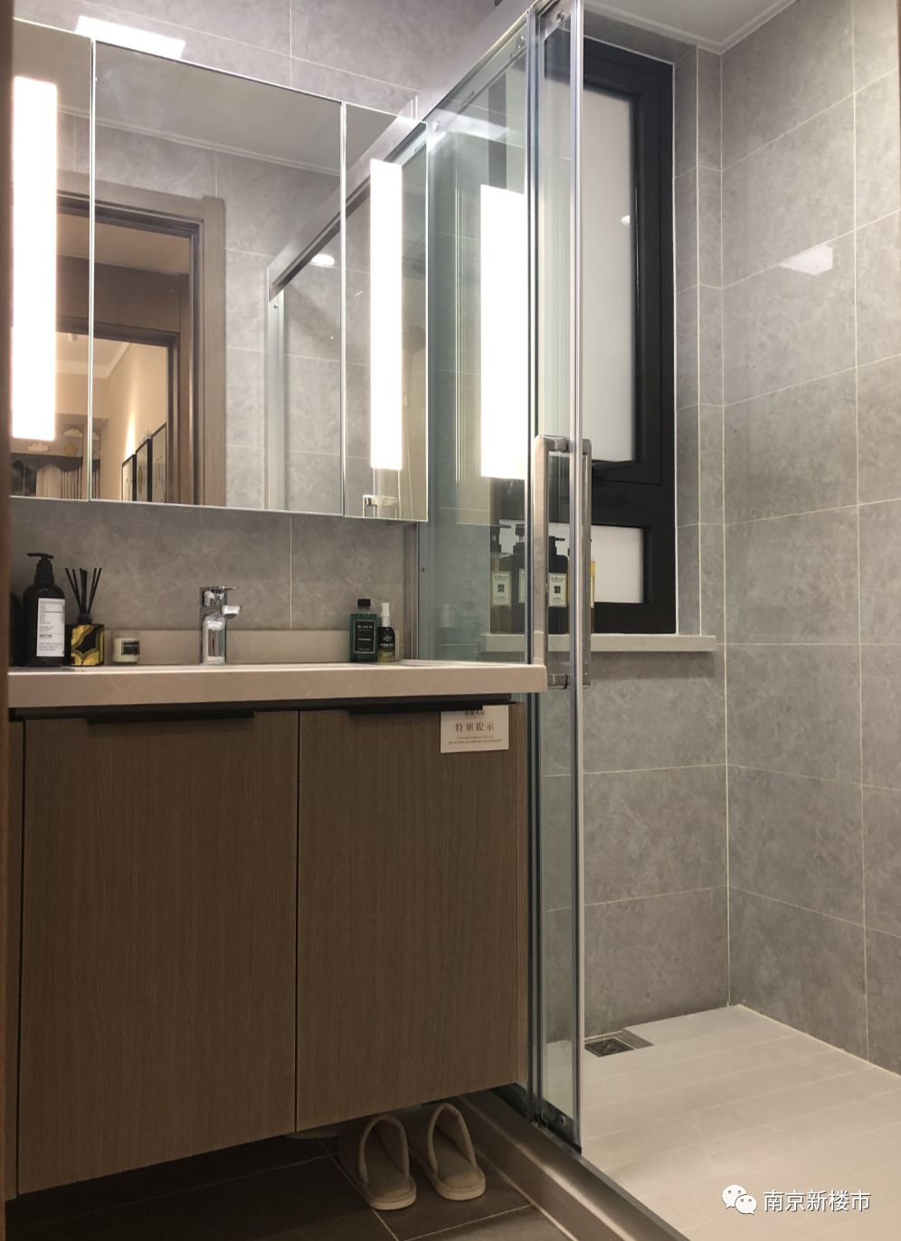 南京首付68w地铁口别墅,南京岔路口180万精装三房