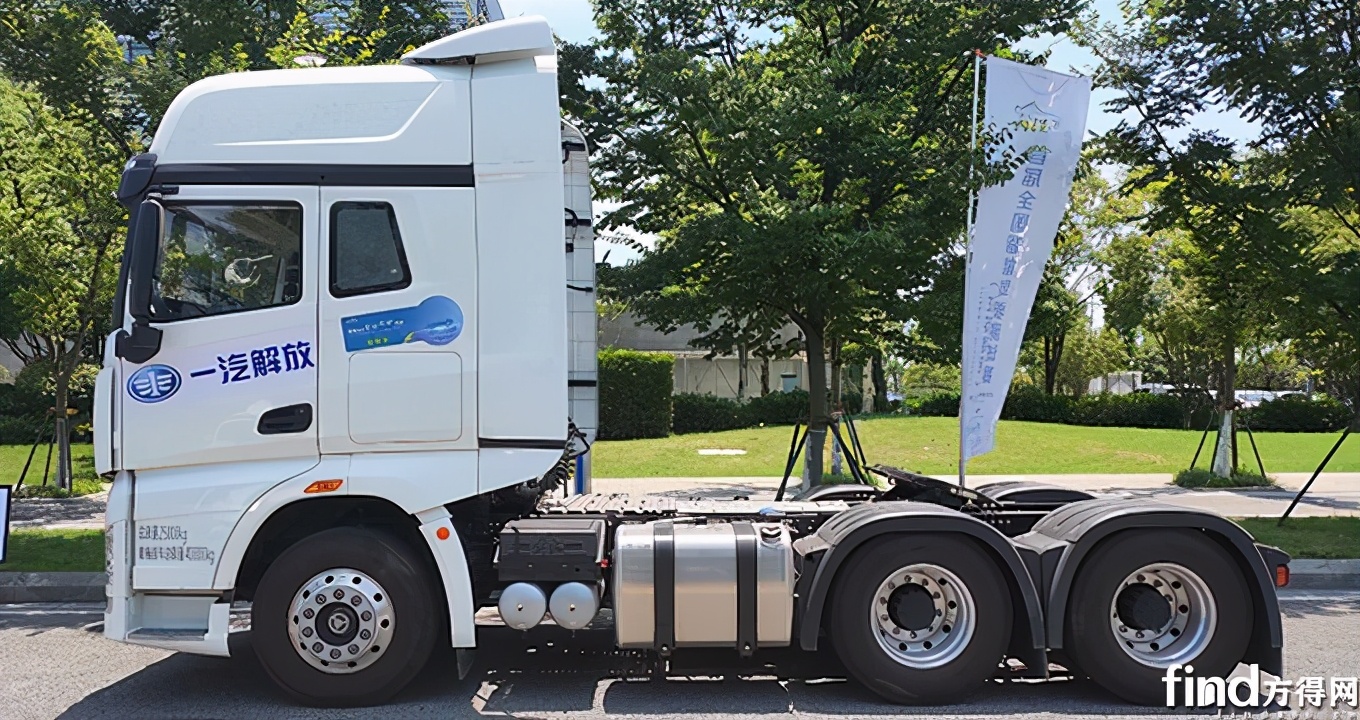 解放卡车j7最新款多少钱,解放j7新款2022款牵引车