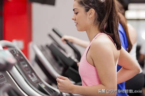 生产后胸部下垂怎么办,适合产后胸部下垂的丰胸霜