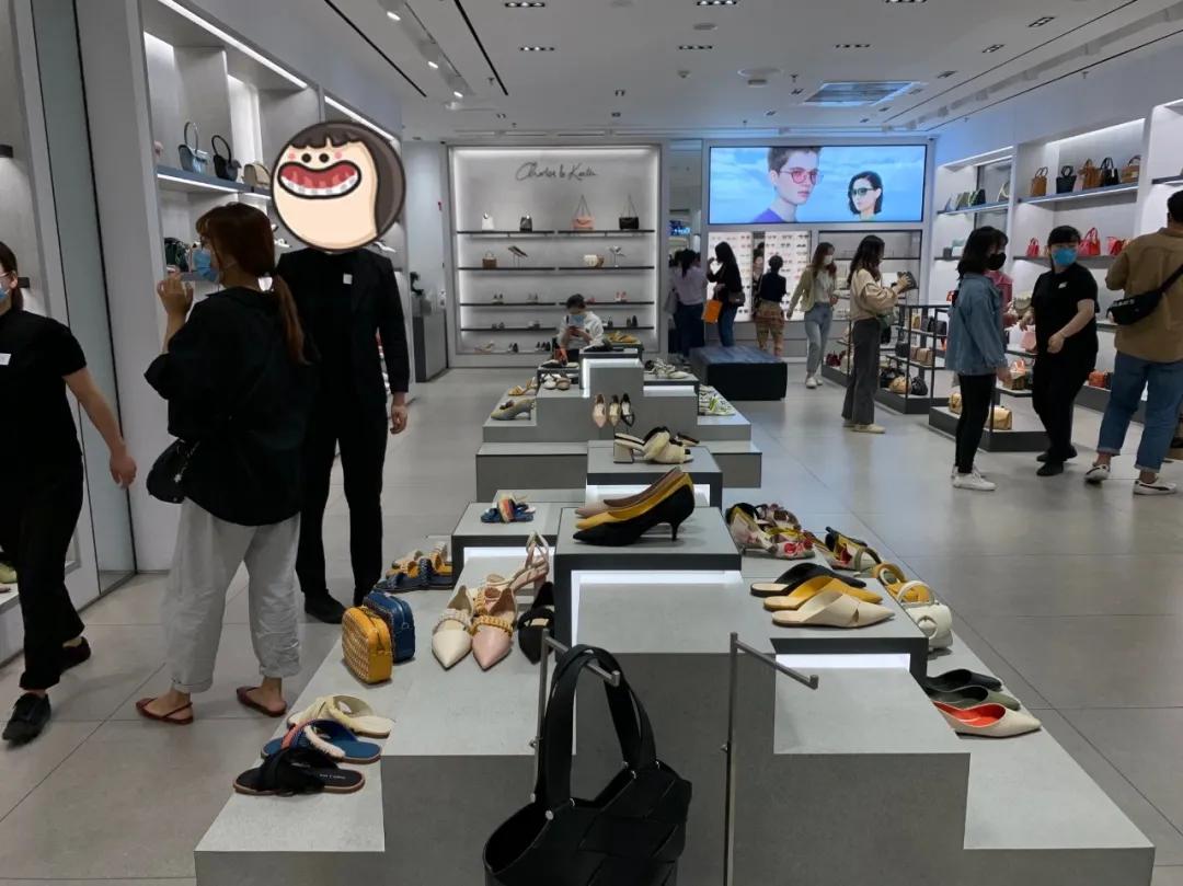 掏空女孩钱包,掏空女孩的钱包