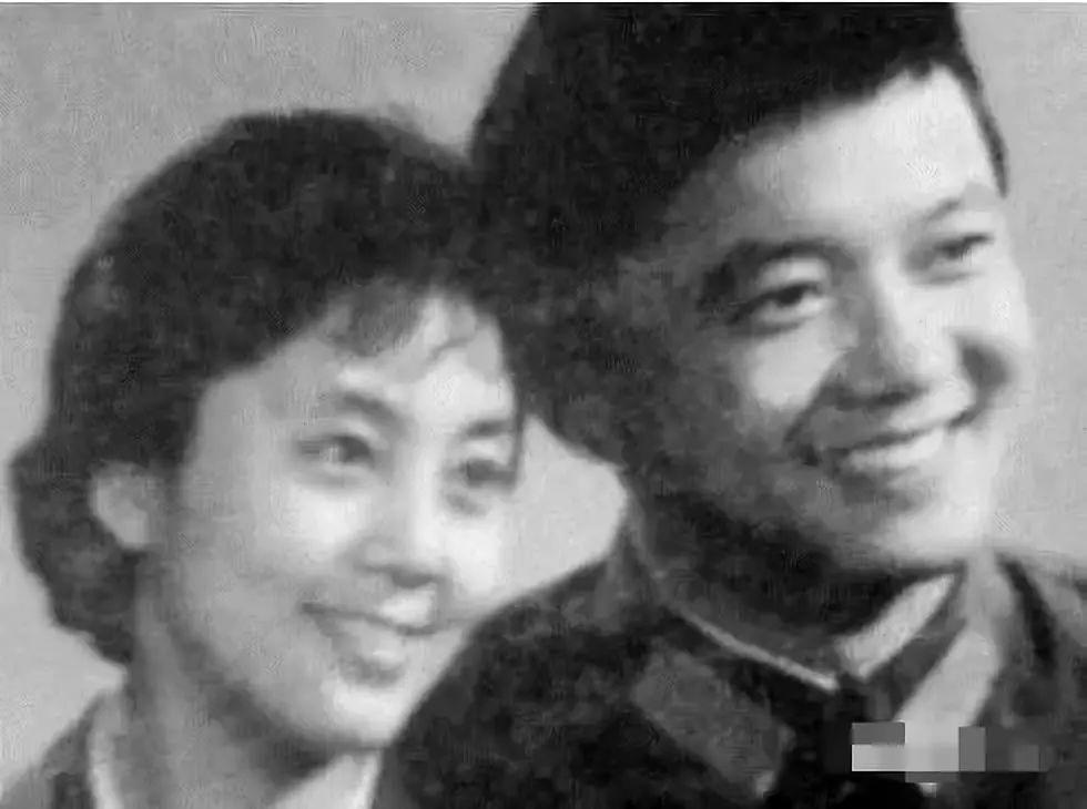 10位嫁给老大叔的女星,嫁给大爷的8位女星