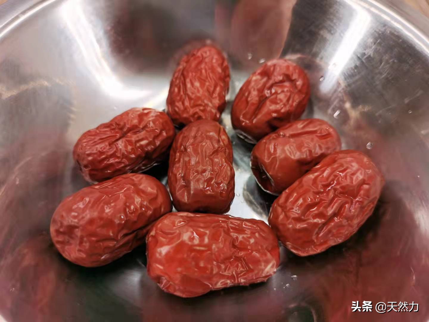 广东板栗骨头汤的做法,排骨靓汤家常煲汤大全