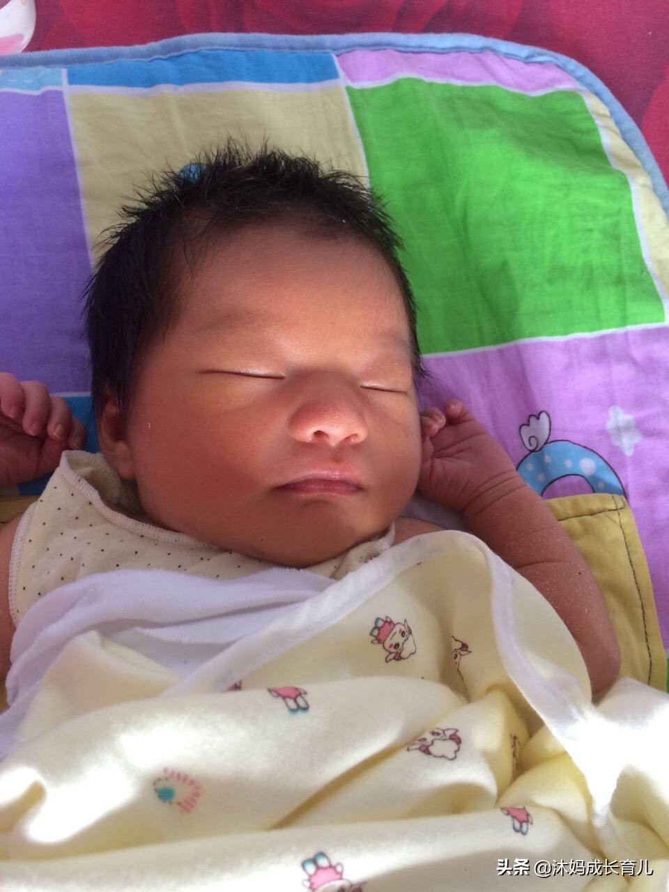 未满月婴幼儿哭闹不止是什么原因,刚满月女宝宝晚上哭闹特别厉害