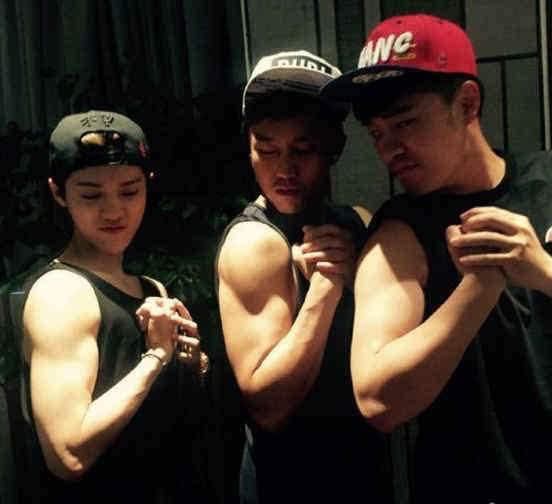 中国男明星肌肉排名前十名,60岁老戏骨肌肉