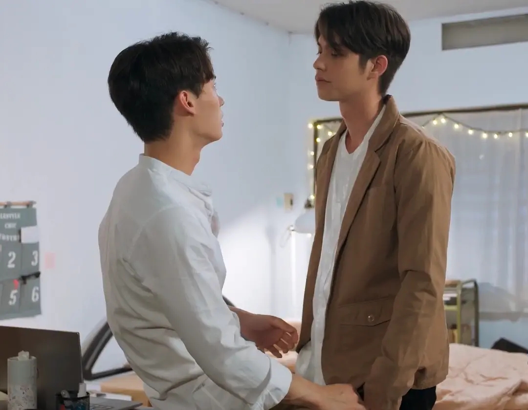 泰剧假偶天成第一季上线时间,泰剧假偶天成男主怎么了