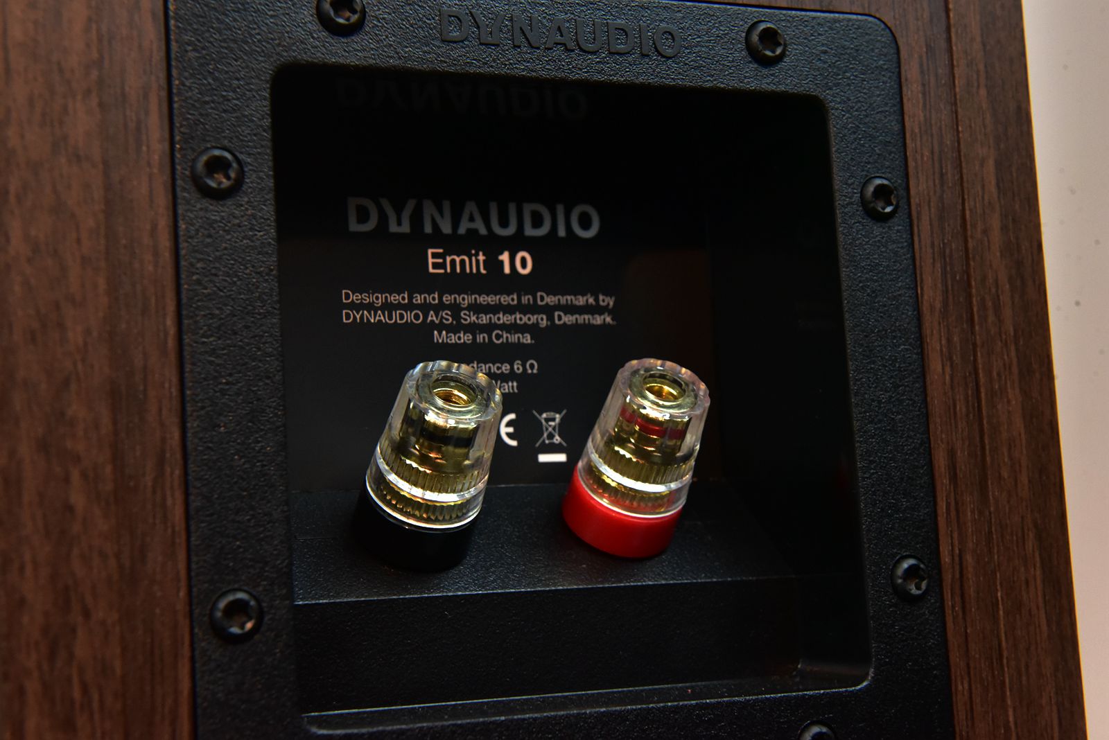 大众买得起的丹拿书架箱上手：仅靠技术细节就足以验明正身