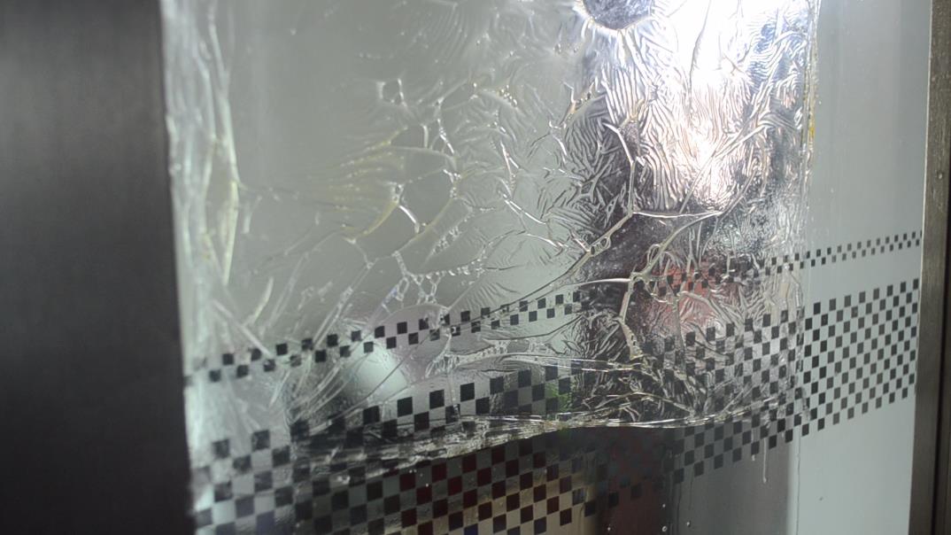 厨房玻璃有油怎么擦干净,厨房油玻璃怎么擦才干净