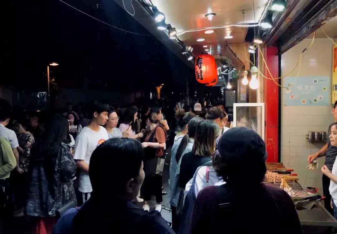 南京夜宵美食推荐必吃,南京三条巷宵夜雪菜肉丝面