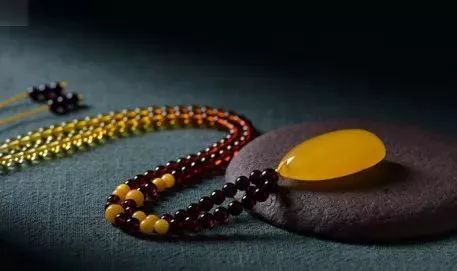 蜜蜡首饰十大克星,佩戴蜜蜡的注意事项